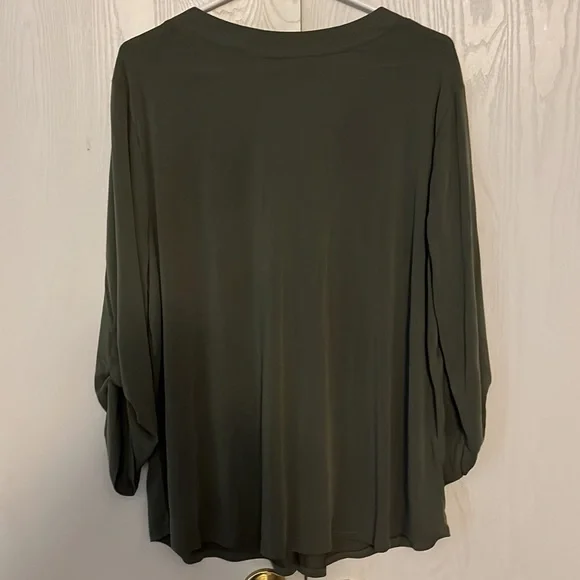 Boutique Plus V Neck Blouse - Picture 2 of 5